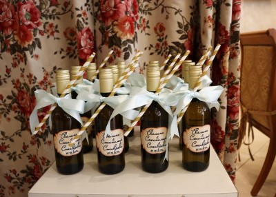 Сватбени подаръци за гостите - бутилка вино с етикет