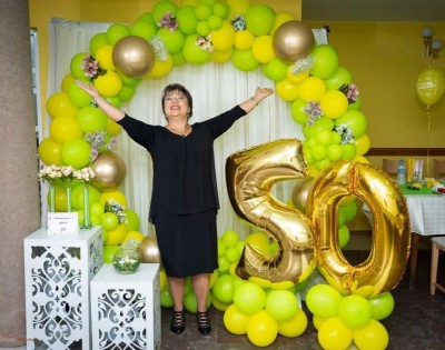 Украса за 50 годишен юбилей в зелено и жълто