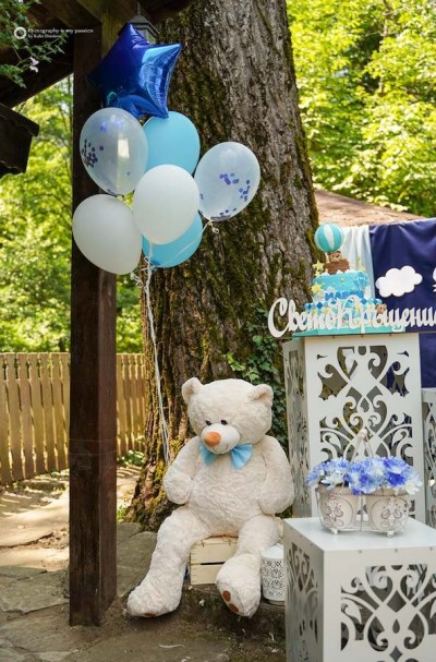 Мече и балони с хелий за детски празник