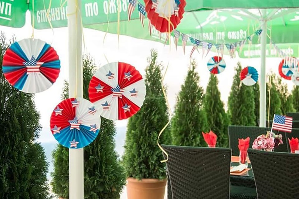 Декорация ресторант с розетки за темарична американска вечер